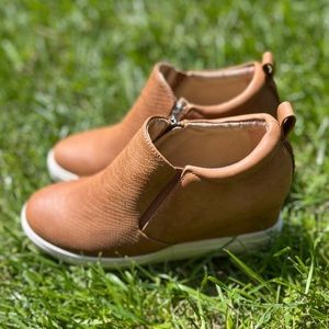 Super cute Jolimall Brown Wedge Booties